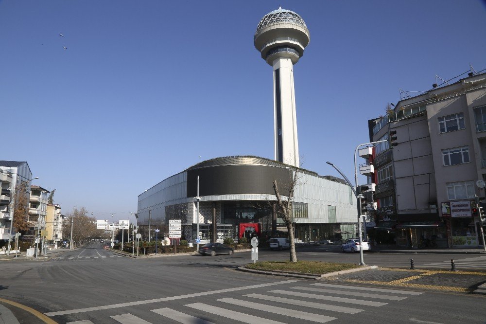Başkent’in Ana Caddelerinde Sessizlik Devam Etti