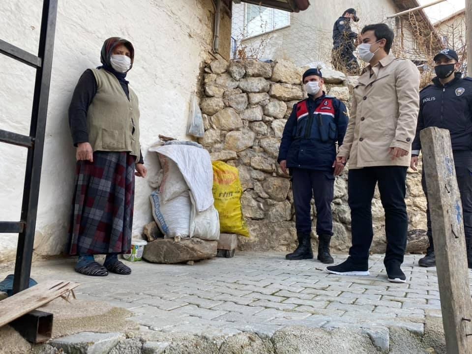 Kaymakam Çelik, Kısıtlama Günlerinde Yaşlıları Ve Engelli Vatandaşları Unutmadı