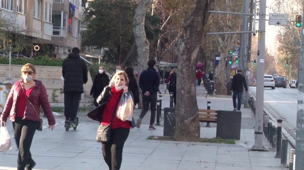 Kısıtlamaya Rağmen Bağdat Caddesi’ndeki Yoğunluk Pes Dedirtti
