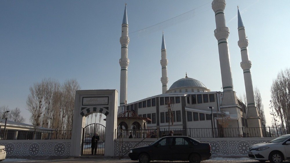 Muş’un İkinci Büyük Camisi Sungu’da İbadete Açıldı