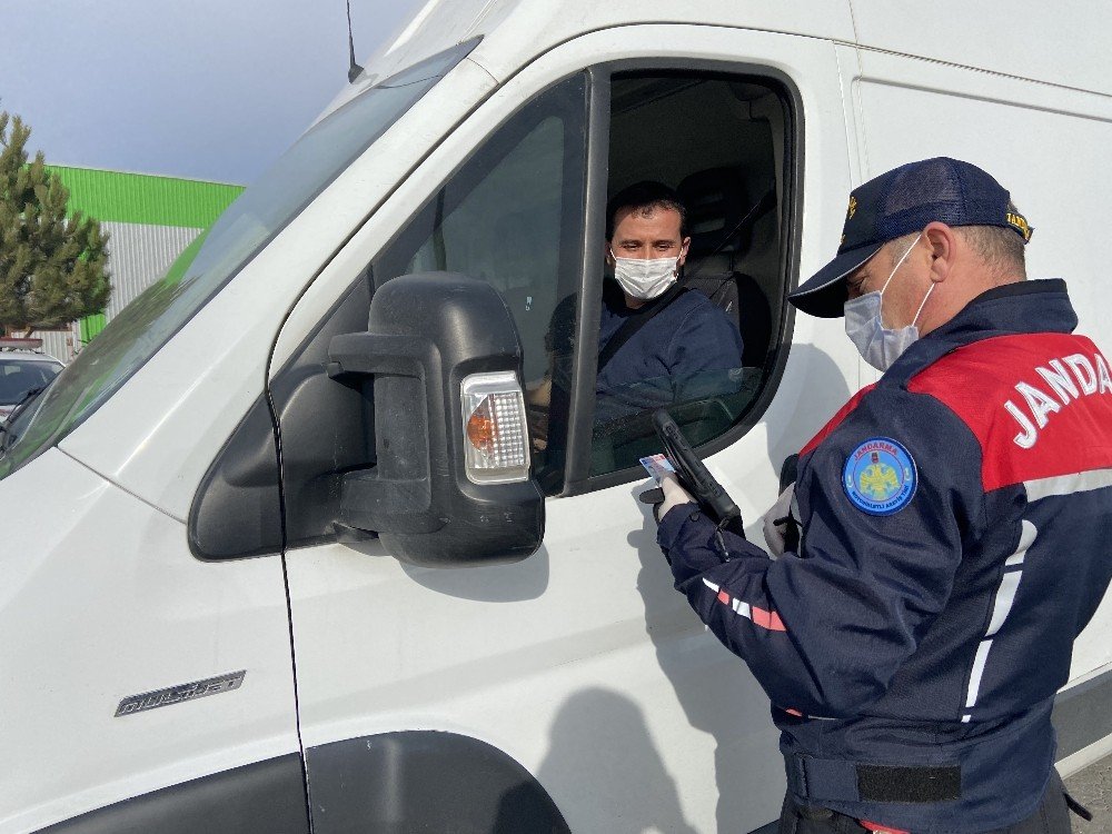 Afyonkarahisar’da Polis Ve Jandarma Denetimlere Devam Ediyor