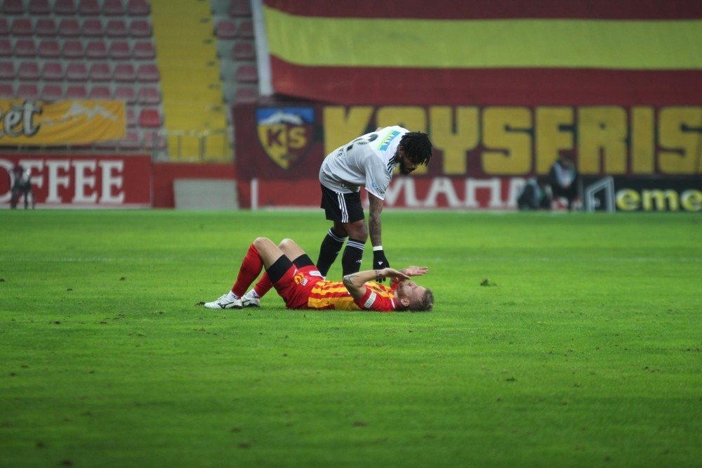 Süper Lig: Kayserispor: 0 - Beşiktaş: 0 (ilk Yarı)