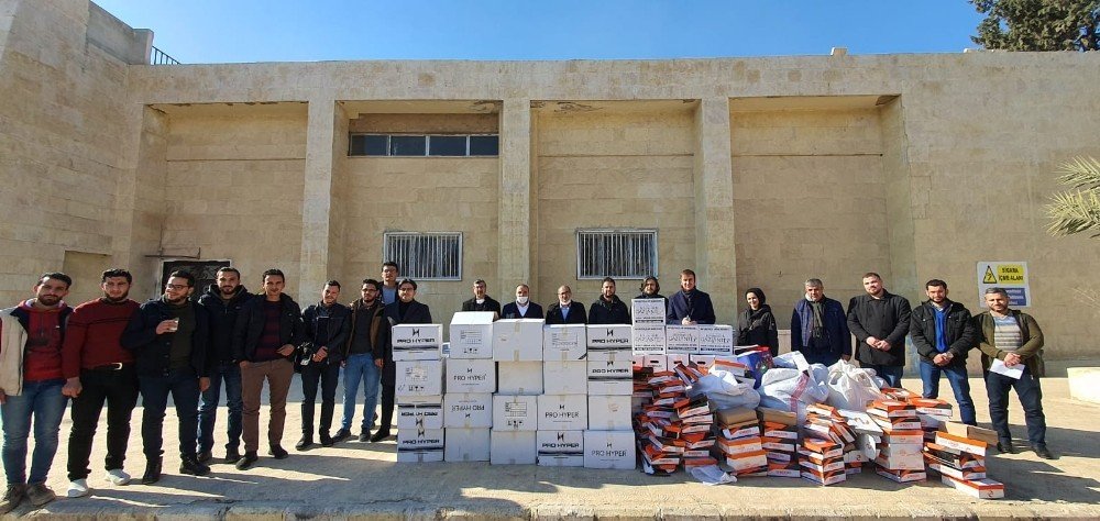 Büyükşehir Suriye’deki Öğrencilere Yardım Malzemesi Dağıttı