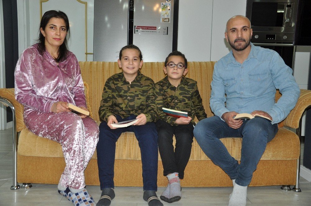 Yüksekovalı Aile Pandemiyi Fırsata Çevirerek Çocuklarıyla Etkinlik Düzenliyor