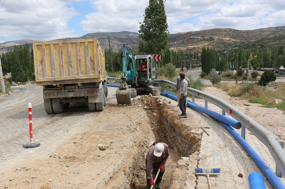 Konya Büyükşehir’den 2020’de 432,3 Kilometre Su Ve Kanalizasyon Şebekesi