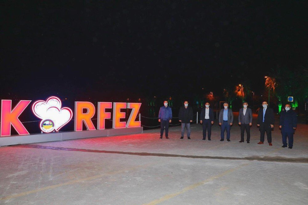Tütünçiftlik Sahili Körfez Yazısı İle Renklendirildi