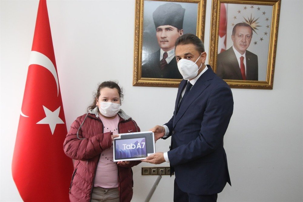 Sinop’ta 900 Tablet Dağıtılıyor