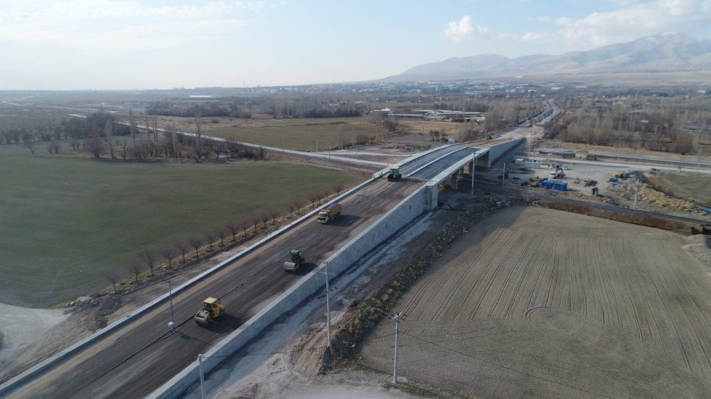 Niğde’de Devlet Bahçeli Üst Geçidi Tamamlanıyor