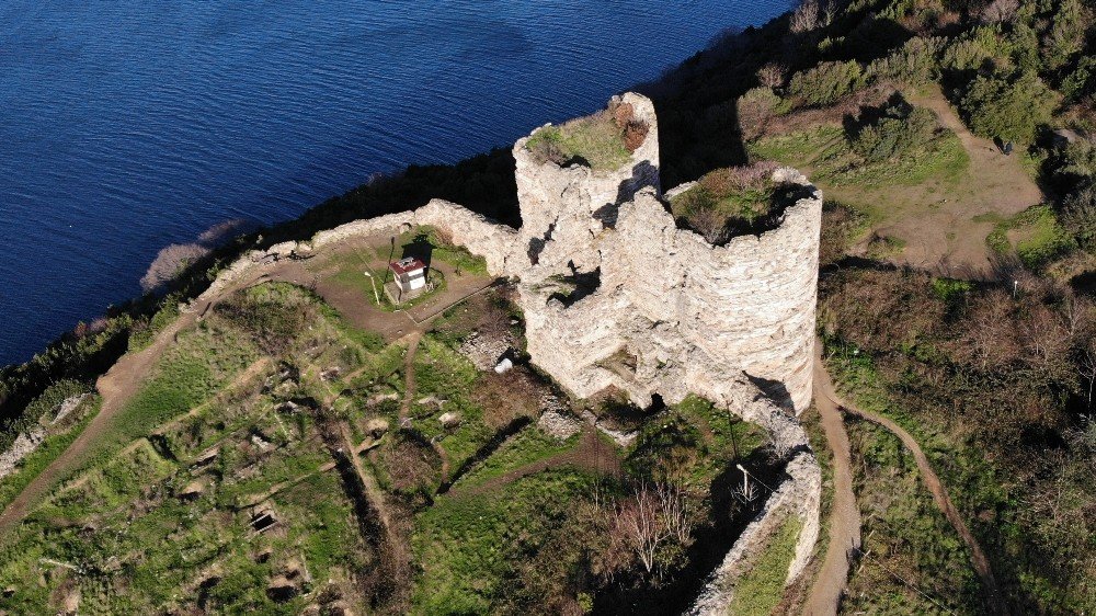Unesco Listesindeki Tarihi Kale Harabeye Döndü