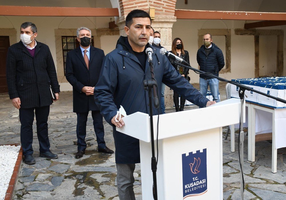 Başkan Günel, Uzaktan Eğitim Öğren Öğrencilere Toplam 350 Tablet Dağıttı