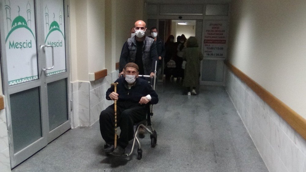 95 Yaşındaki Hüseyin Dede Koronayı Yendi