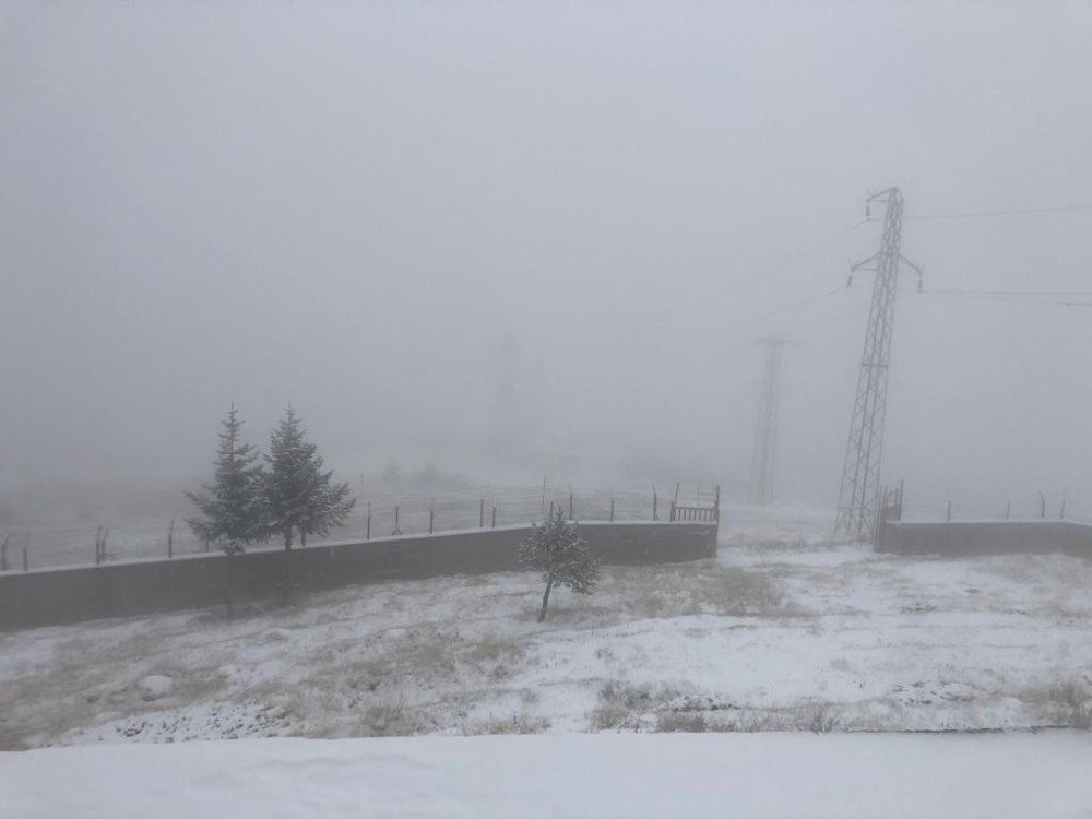 Ilgaz Dağı’nda Beklenen Kar Yağışı Başladı