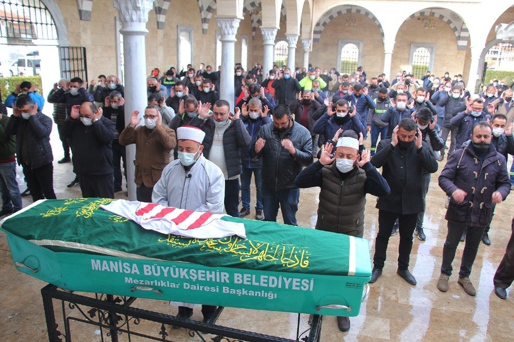 Duayen Başkan Gözyaşları Arasında Son Yolculuğuna Uğurlandı