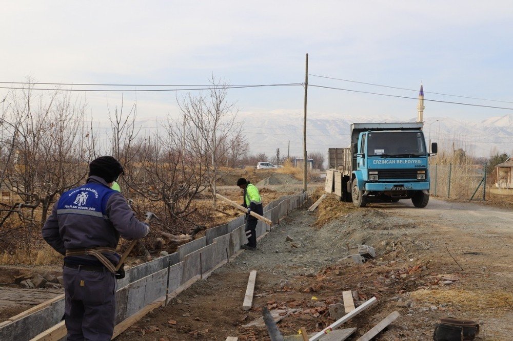 Karın Yağmadığı Erzincan’da Belediye Çalışmalarının Sezonu Uzadı