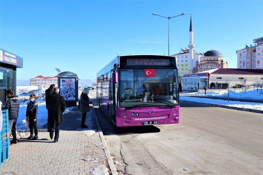 Edremit’te Yeni Otobüsler Seferlere Başladı