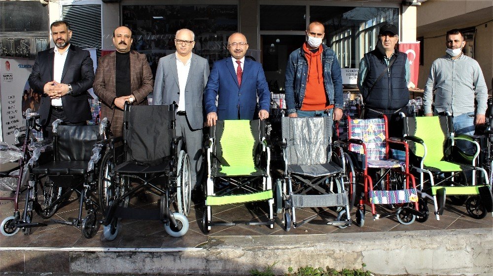 1350 Kilometre Öteden Gelen Sese Kulak Verip Yardıma Koştular