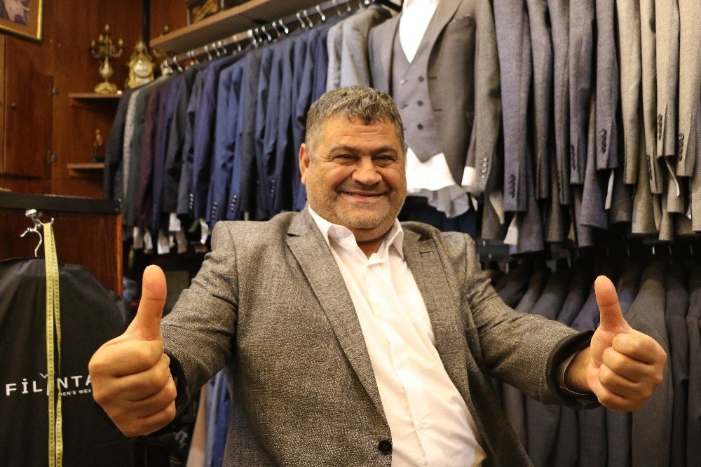 "1 Milyon" Diye Dilenirken, Bugün 100 Binin Üzerinde Takipçisi Var