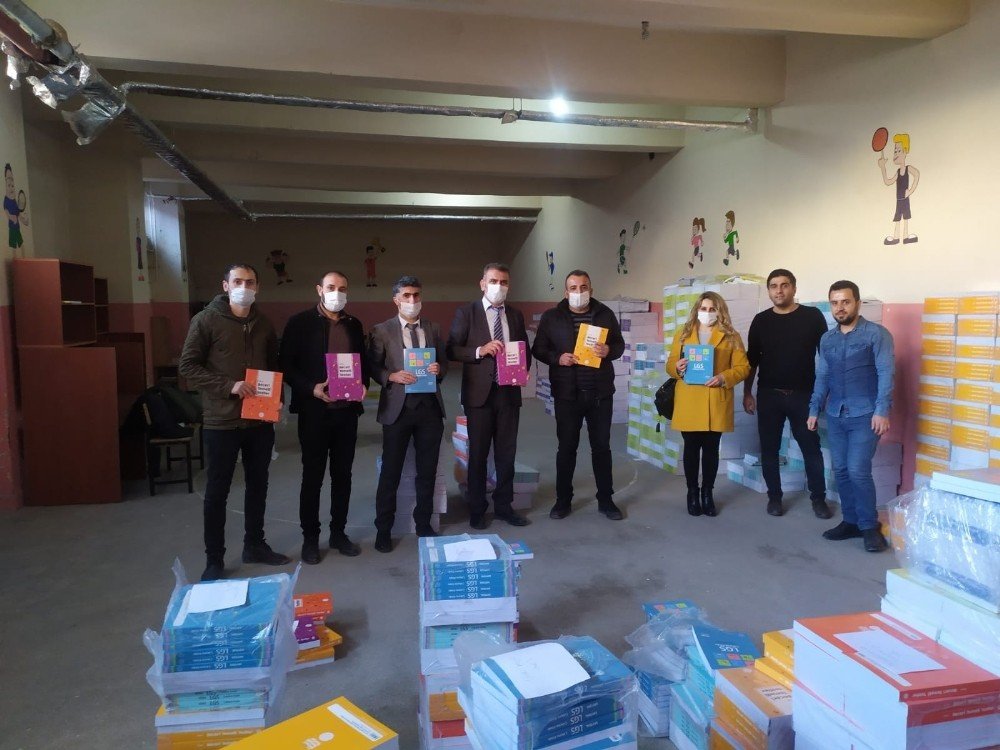 Milli Eğitim Bakanlığından Hakkari’deki Öğrencilere Kitap Desteği