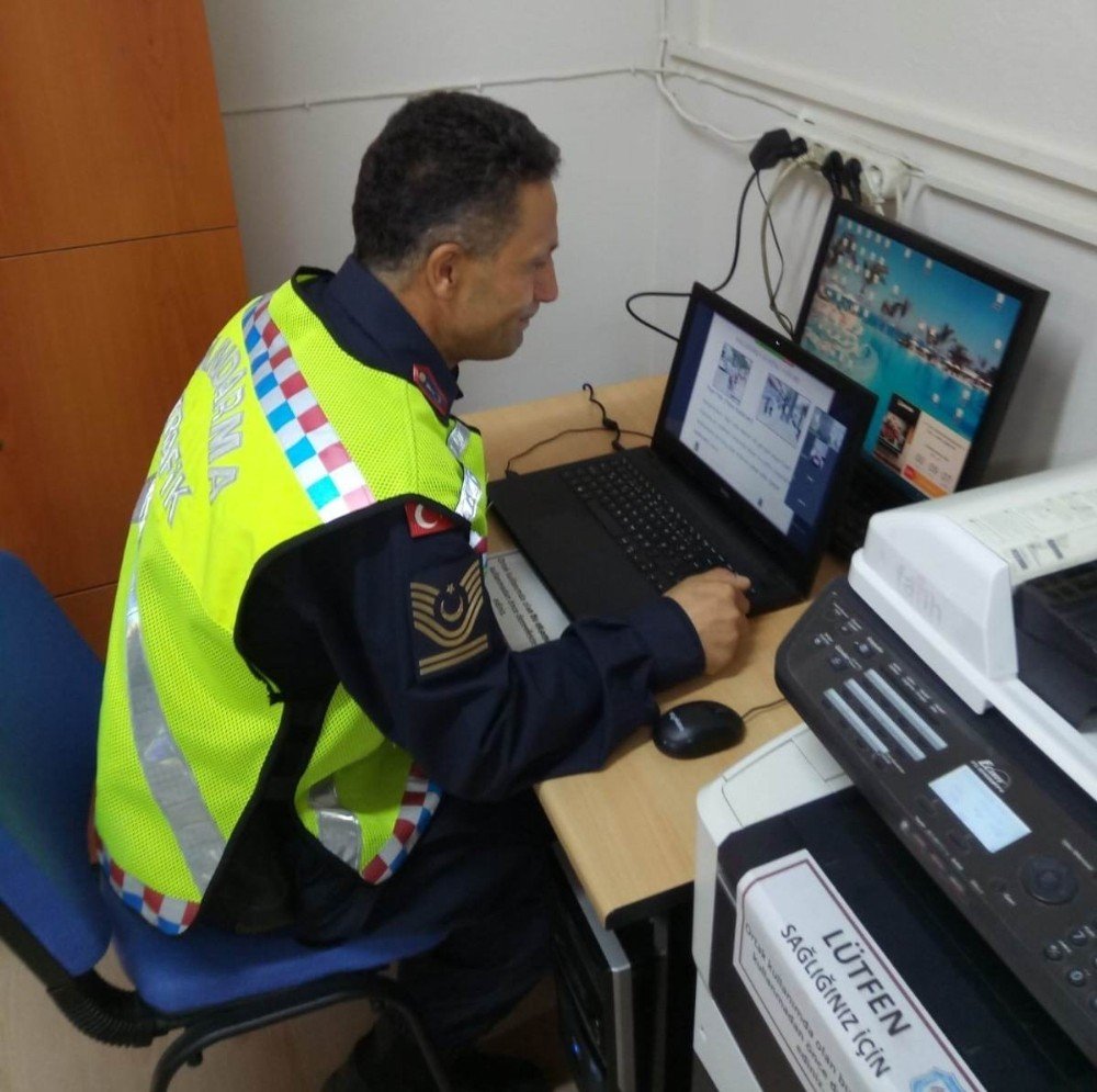 Salihli Jandarmadan Çevrimiçi Trafik Eğitimi