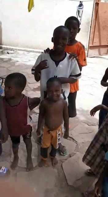 Türkiye’deki Otobüs Kaptanları Mali’deki Yetimleri Sevindirdi