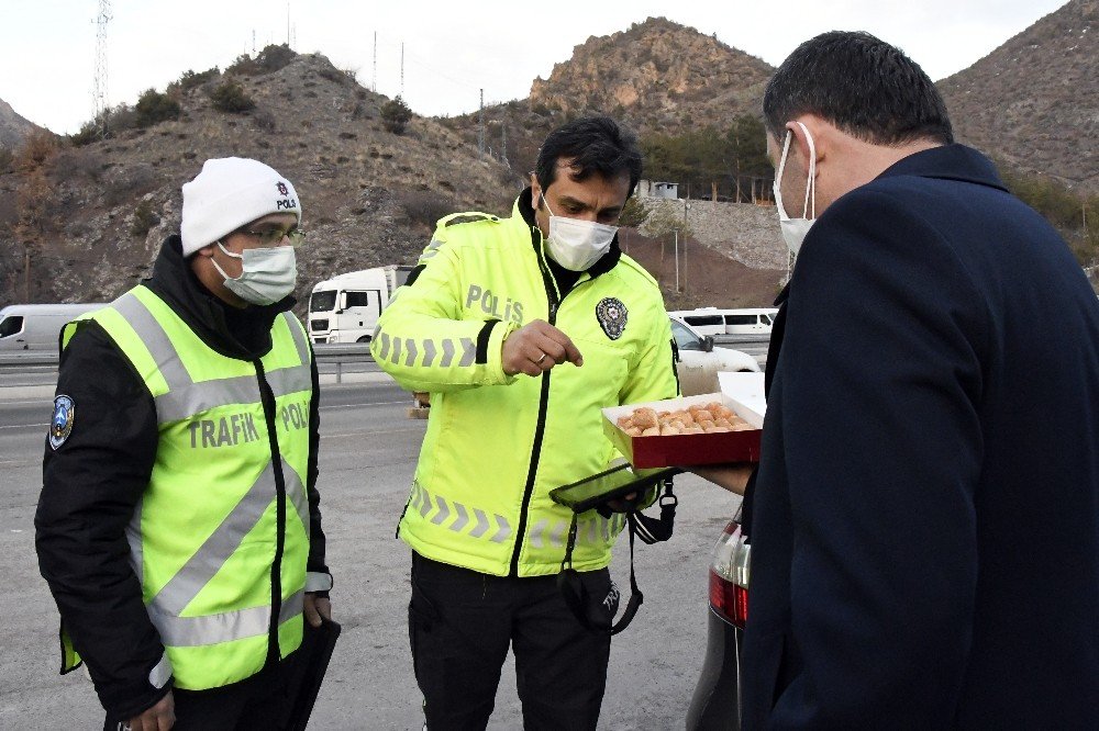 Ak Parti’den Polis Teşkilatına Destek Ziyareti