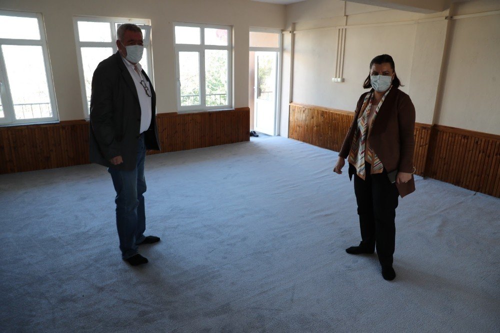İzmit Belediyesi Mecidiye Cemevi’ni Yeniledi