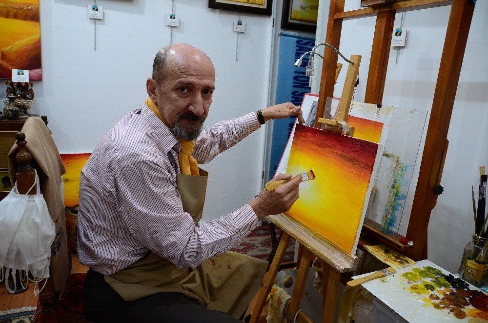 Antalyalı Ressam 36’ıncı Kişisel Resim Sergisini Sanatseverlerle Buluşturdu