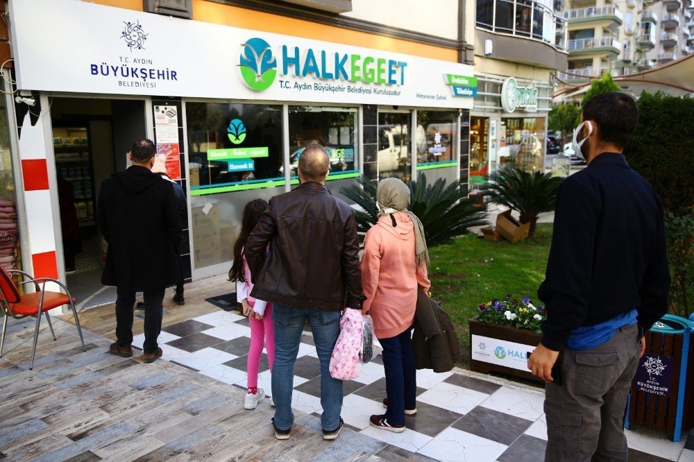 Aydınlılar Halk Ege Et’e İlgi Gösteriyor