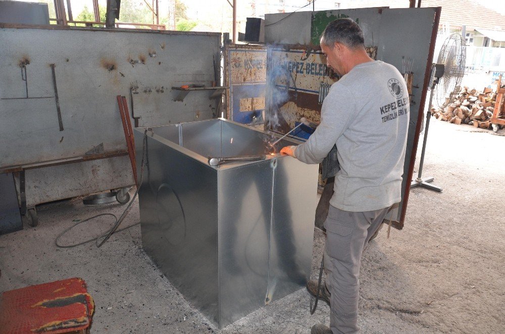 Kepez Çöp Konteynerlerini Kendi Üretiyor