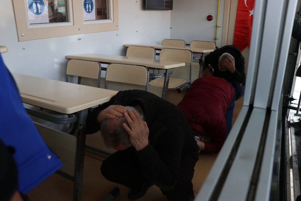 Basın Mensupları Depremi Simülasyon Tırında Bir Kez Daha Yaşadı