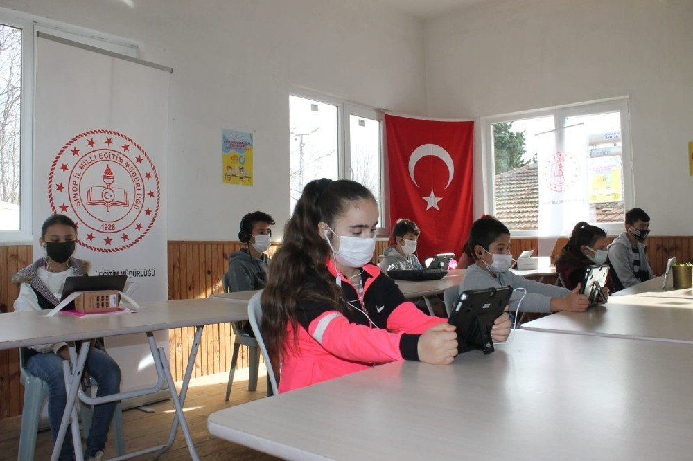 Sinop’ta Eba Destek Noktaları Öğrencilere Hizmete Devam Ediyor