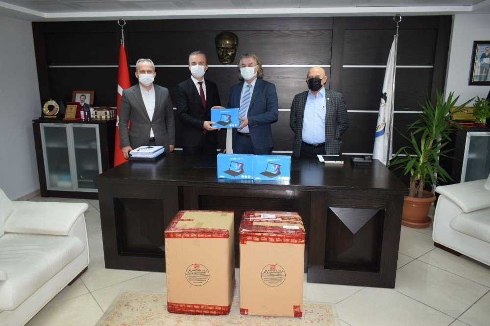 Çaycuma’da 55 Öğrenci İçin Tablet Temin Edildi