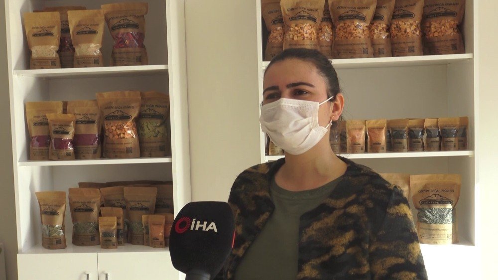 Göktepeli Kadınlar Ürettikleri Ürünleri Satarak Aile Bütçelerine Katkı Sağlıyor