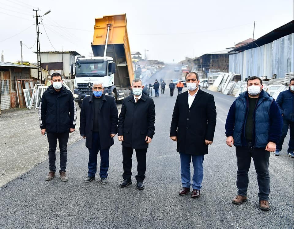 Yeşilyurt Belediyesi, Mahrukatçılar Sitesinin Yollarını Modern Ve Konforlu Hale Getiriyor