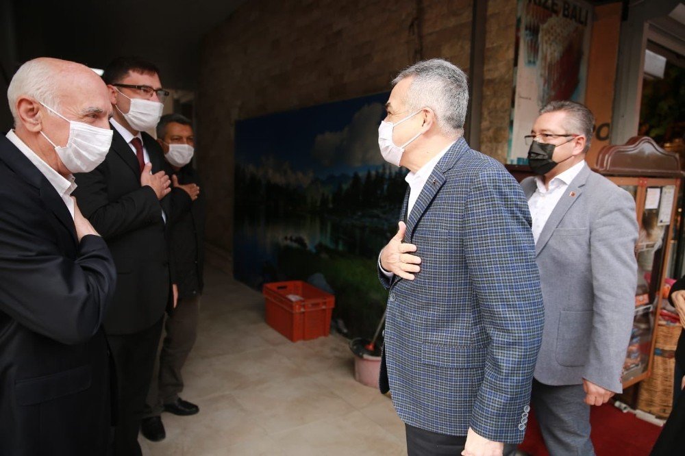 Ak Partili Savaş, Mhp Kuşadası İlçe Başkanı İnan Ve Yönetim Kurulu Üyeleri İle Görüştü