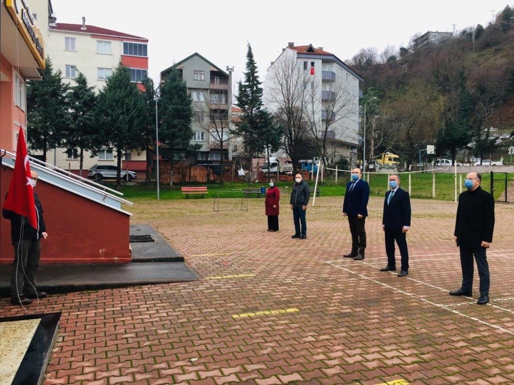 Türkeli’de Tüm Okullarda İstiklal Marşı Okundu