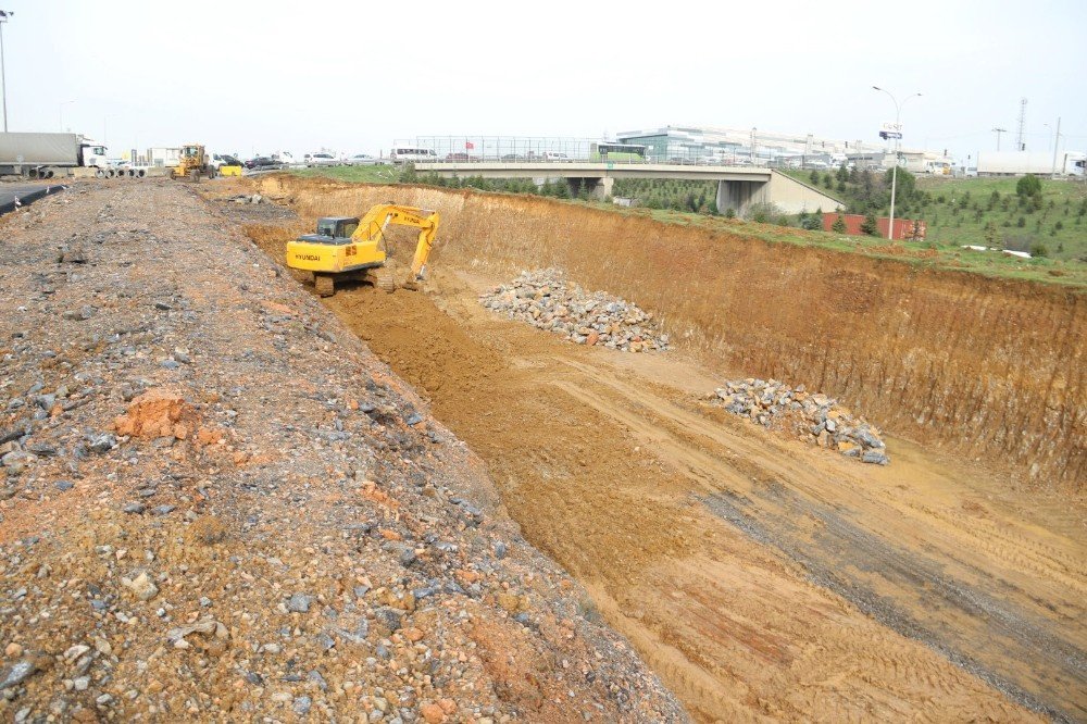 Gebze’deki Önemli Projede Güney Yan Yollar Asfaltlandı