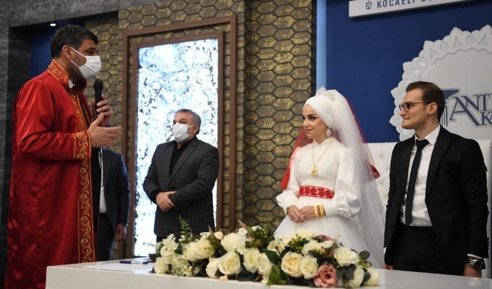 Kartepe’de 2020 Yılında 605 Çift Evlendi