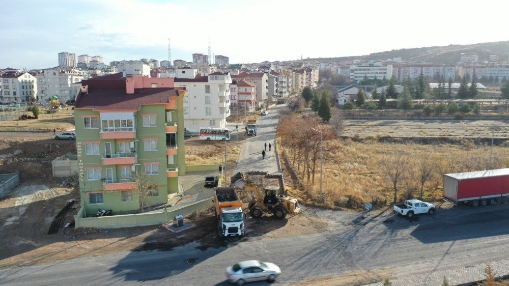 2000 Evler Mahallesinde Eski Borulardan Kaynaklı Su Kesintileri Son Bulacak