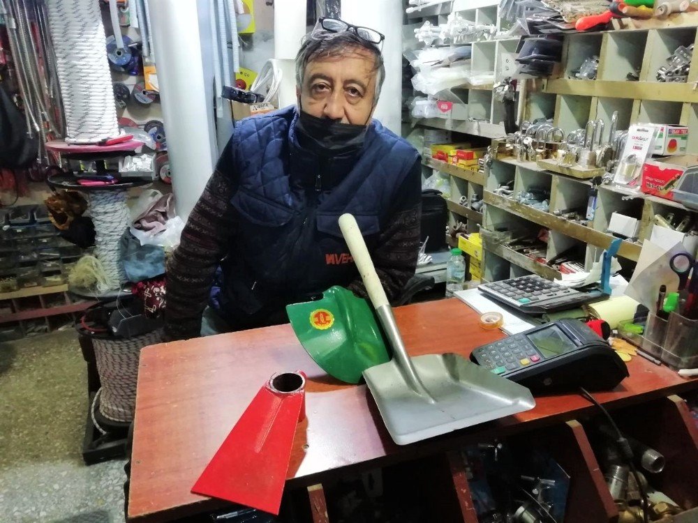 Pandemiden Bunalan İnsanlar Kırsala Kaçınca Nalburların Satışları Arttı