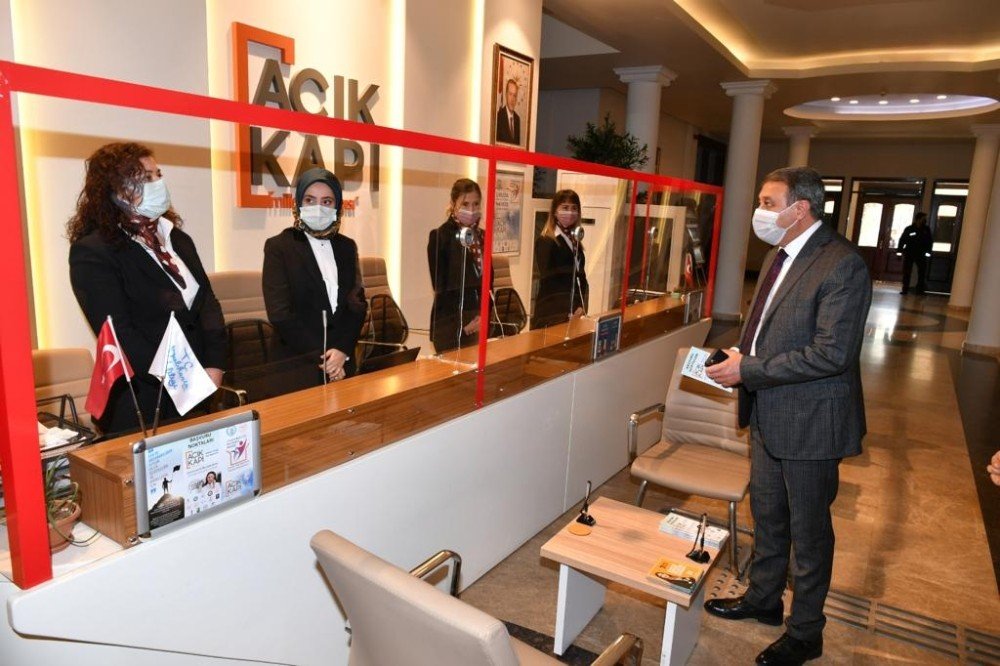 Vali Şıldak ’uyuşturucu İle Mücadele Birimini’ Ziyaret Etti