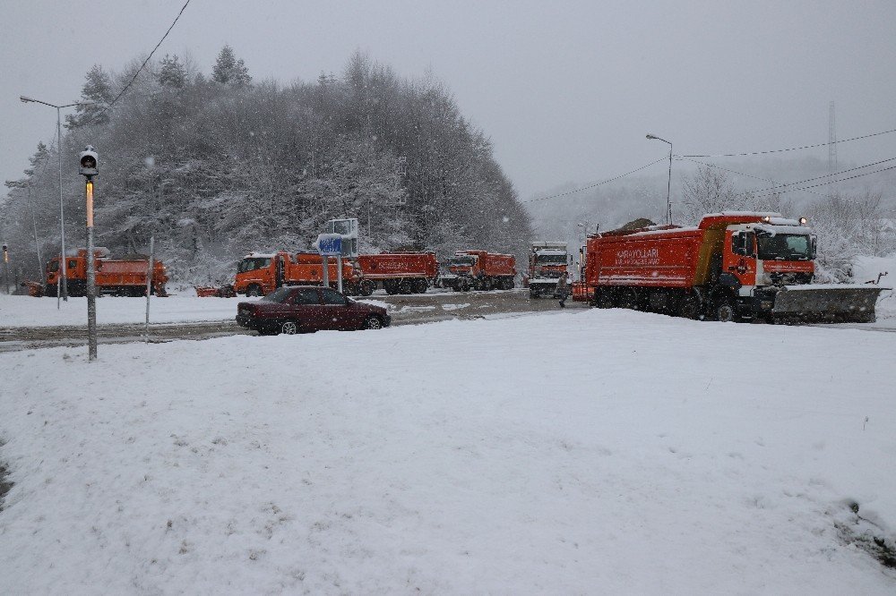 Bolu Dağı’nda Lapa Lapa Kar Yağıyor