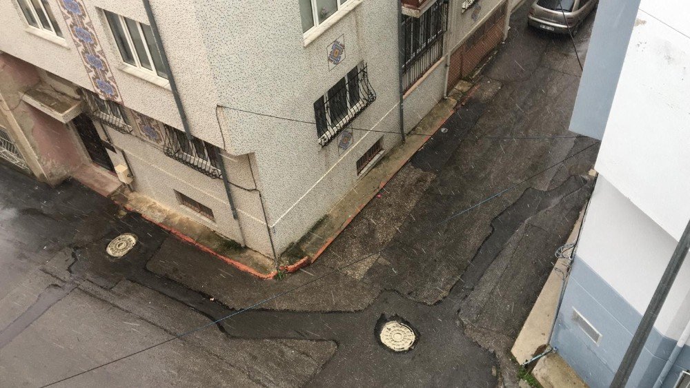 Bursa’da Beklenen Kar Yağışı, Şehir Merkezinde Başladı