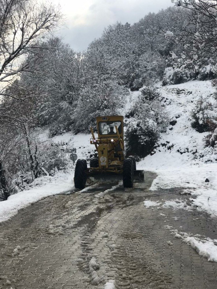 Altıeylül Kar Teyakkuzunda