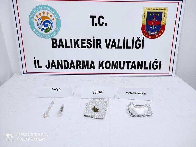 Ayvalık’ta Jandarmadan Uyuşturucu Kullanıcılarına Şok Operasyon
