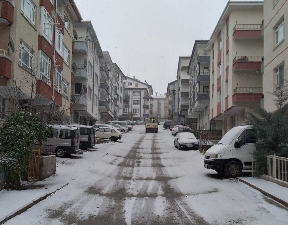 Pursaklar’da 7/24 Kar Mesaisi