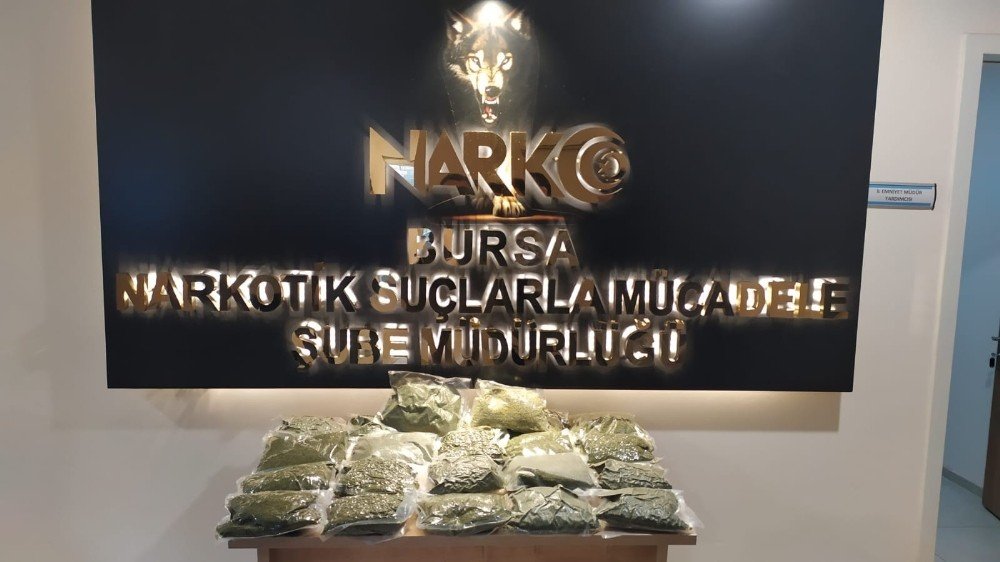 Narkotik Ekipleri 15 Kilo Uyuşturucu Ele Geçirdi