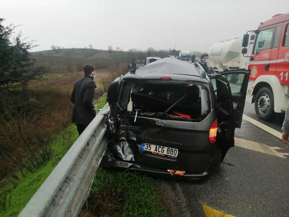 Tem Otoyolunda Zincirleme Kaza: 2 Yaralı