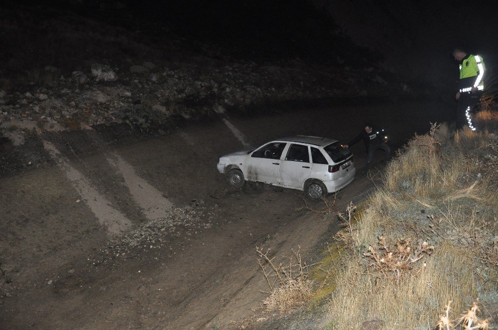 Karaman’da Otomobil Boş Su Kanalına Düştü