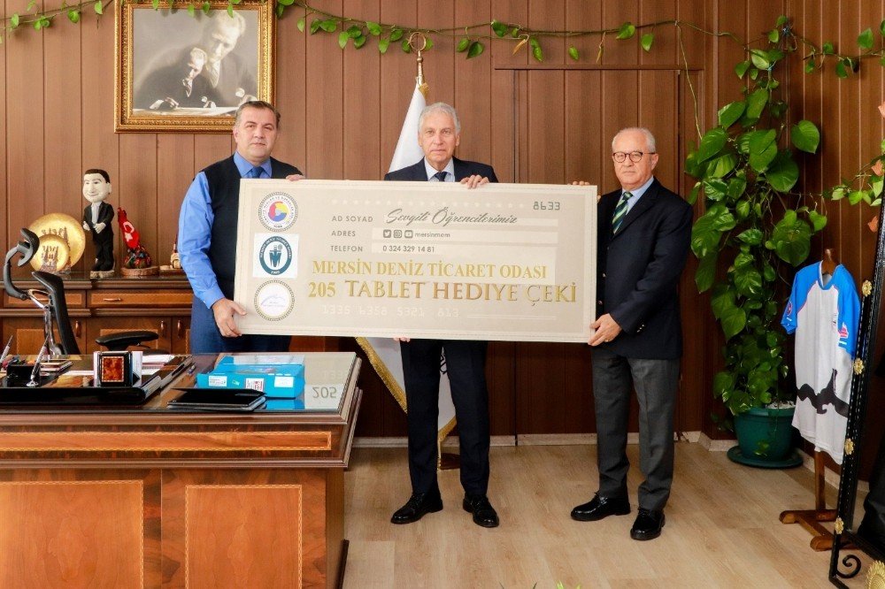 Mersin Deniz Ticaret Odasından Öğrencilere Tablet Desteği